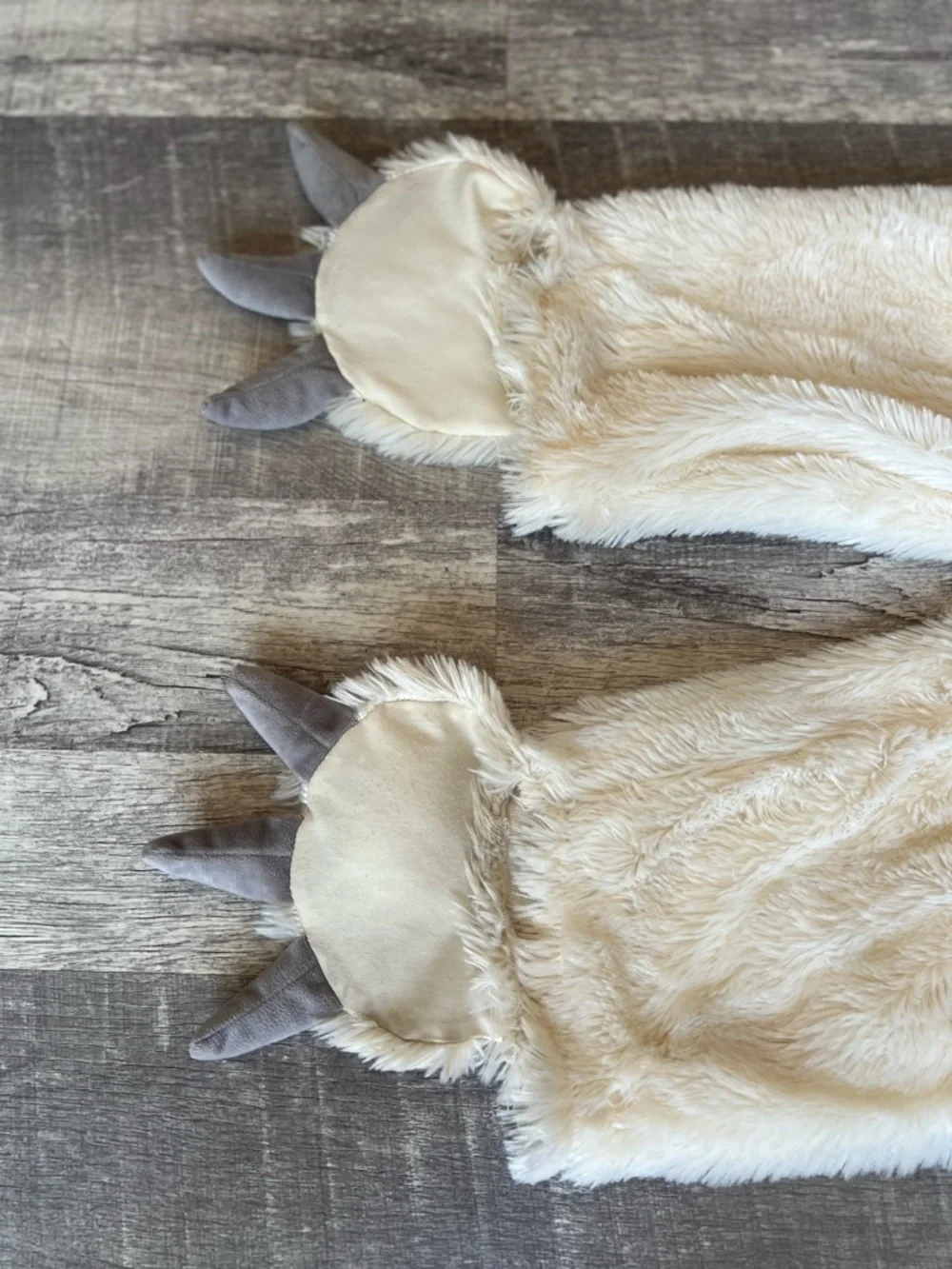 Star Wars White Wampa Plush Costume with Gray Accents - Picture 11 of 11